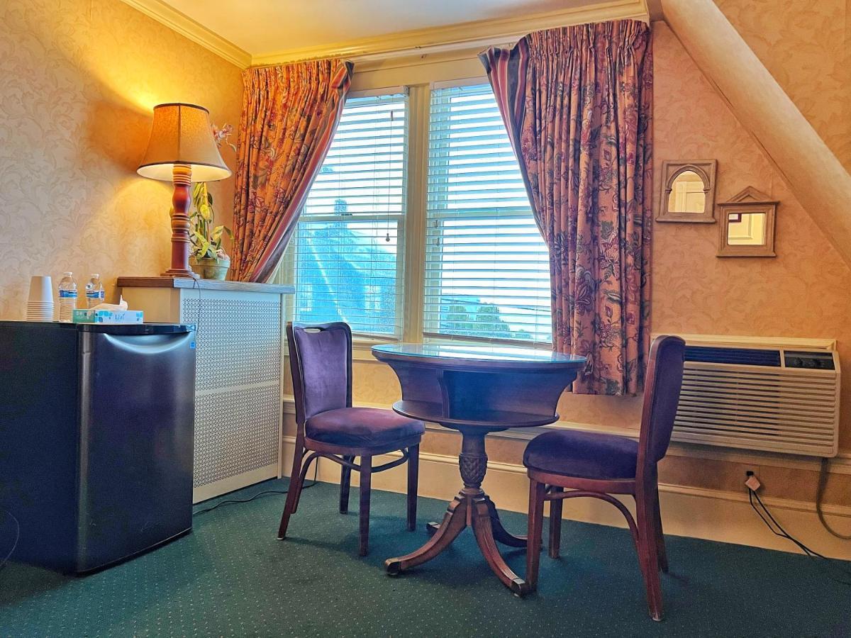Winthrop Arms Hotel Restaurant Logan Airport Esterno foto